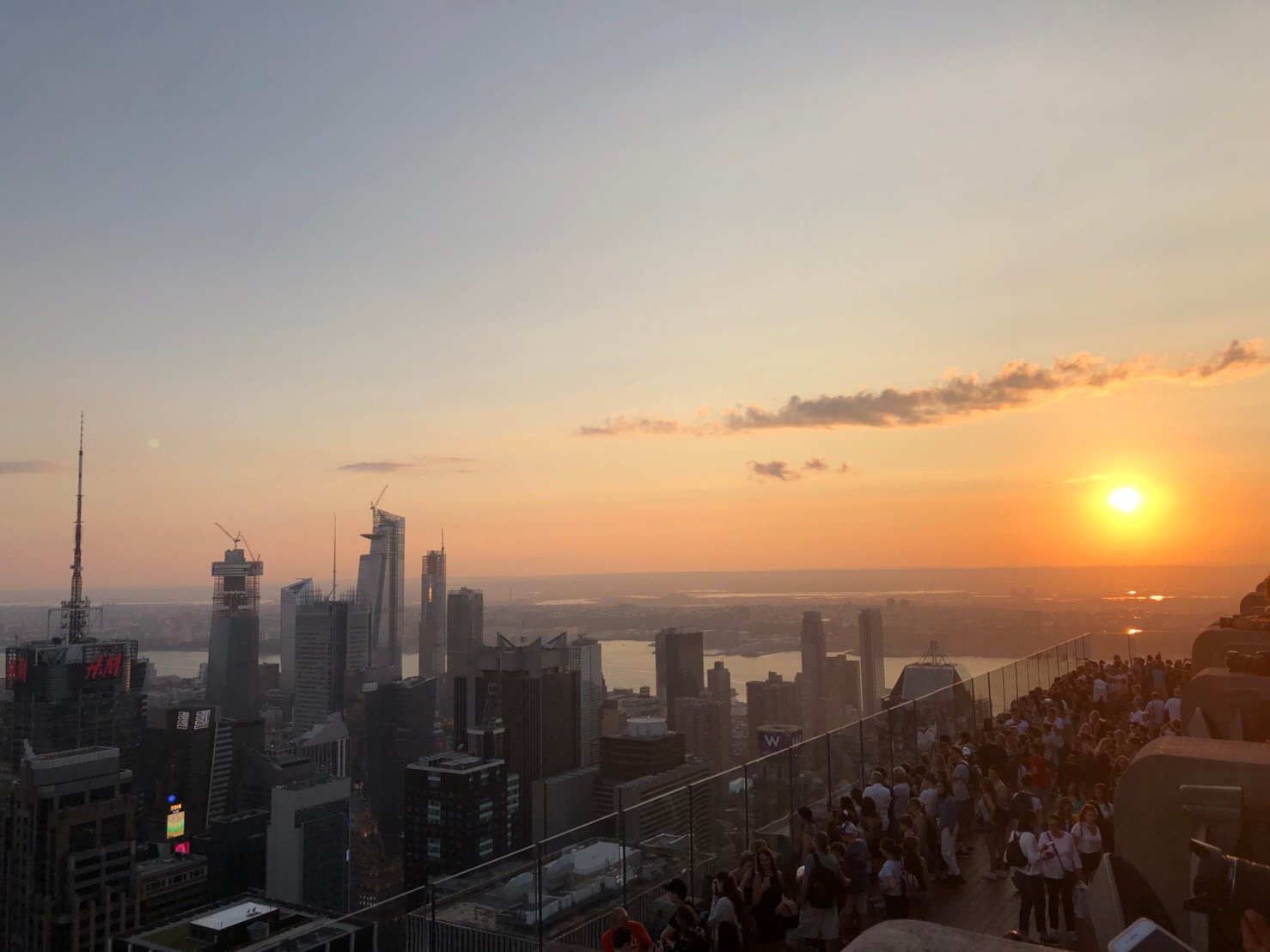 TOP　OF　THE　ROCKから沈む夕陽を眺める