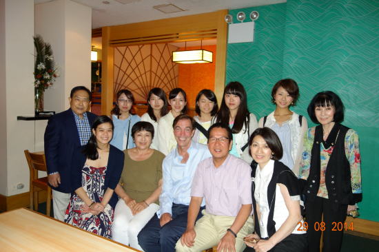 ニューヨーク老舗日本料理店「レストラン日本」で、倉岡社長ご夫妻と ブシャードさんと共に